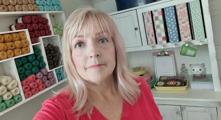 Lori Holt Net Worth